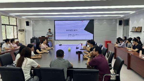 英国上市公司官网365开展“翻译项目管理” 主题讲座